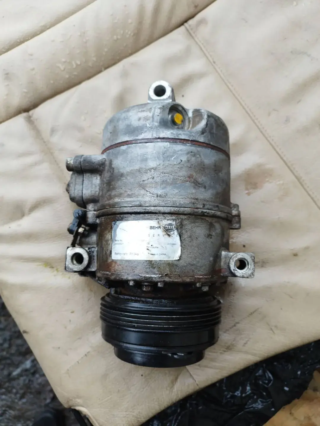 Компрессор кондиционера 8FK351176571