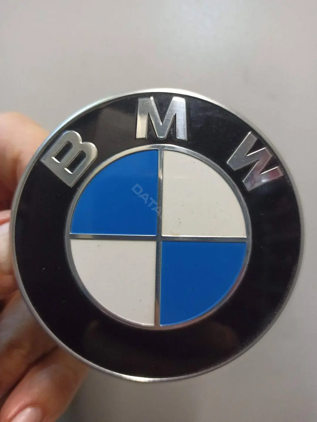 Эмблема 8219237