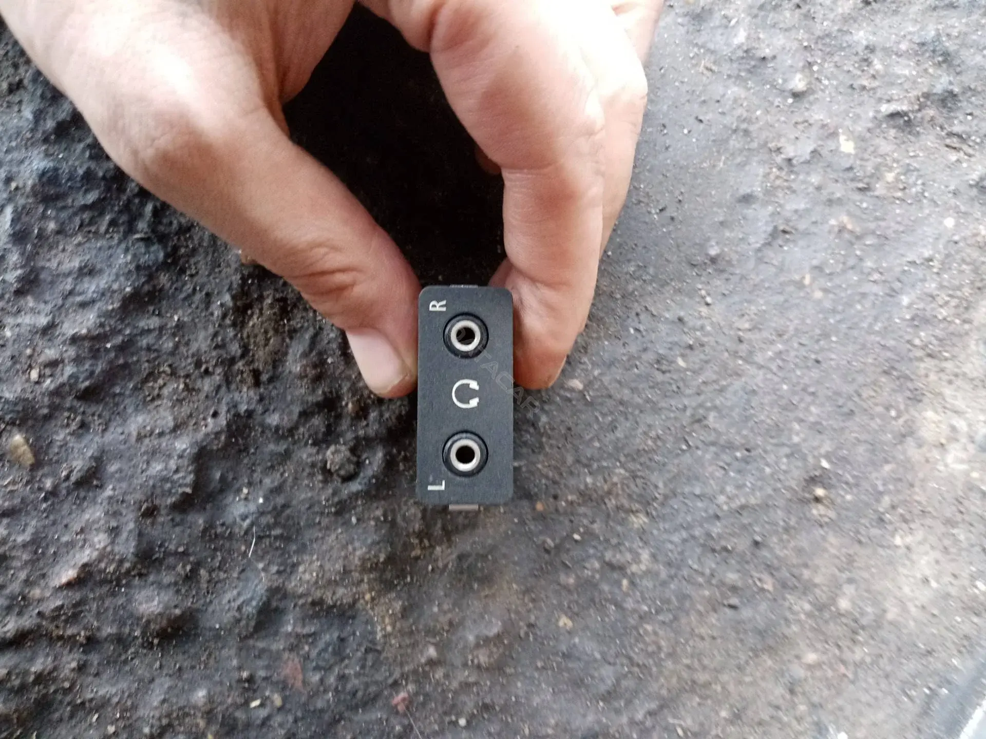 Разъем AUX / USB 61316930562, 6930562