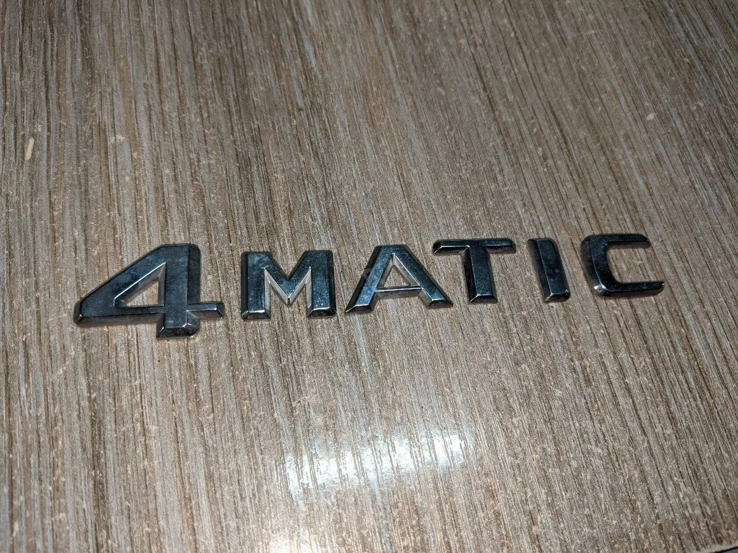 Эмблема A2218800086