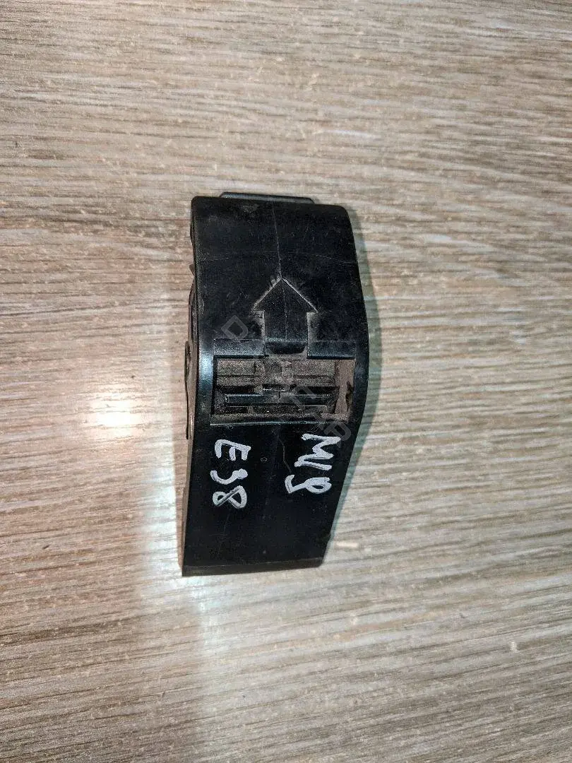 Кронштейн радиатора 1737709