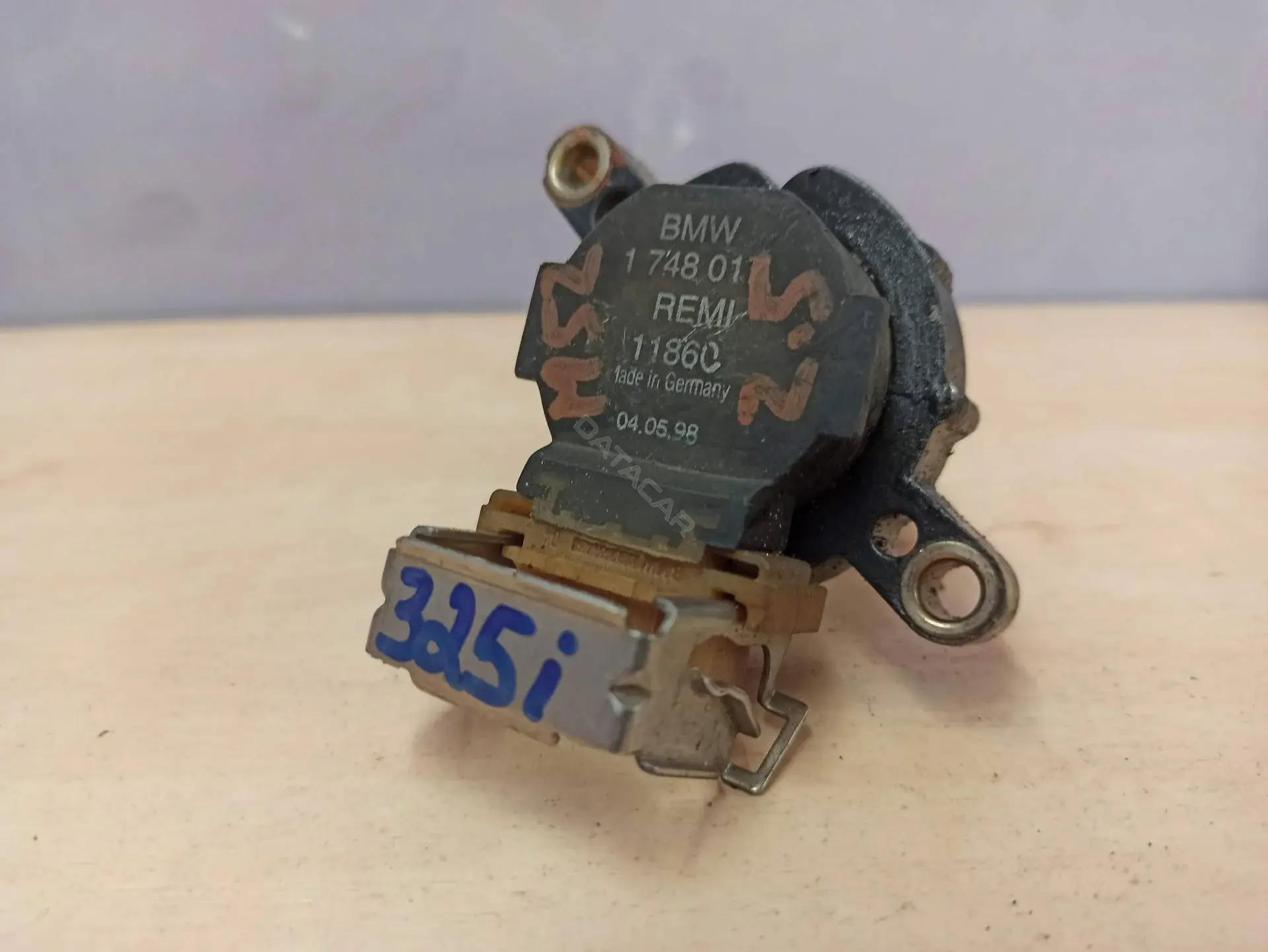 Катушка зажигания 12131703228, 12137599219, 1748017