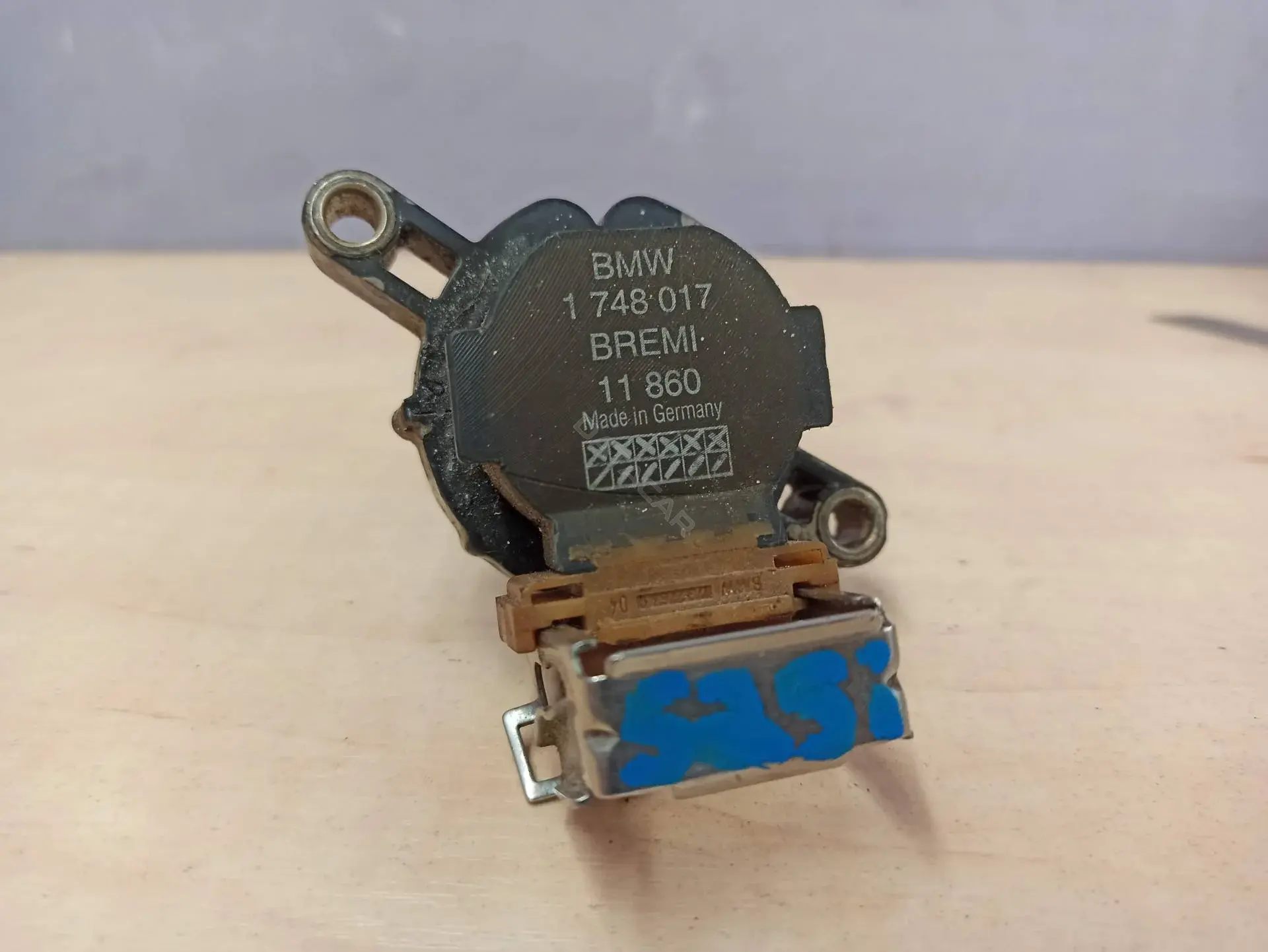 Катушка зажигания 12131703228, 12137599219, 1748017