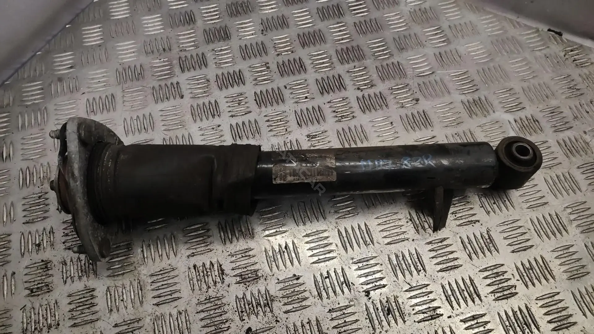 Амортизаторы 33526781922, G11417R, G121085R