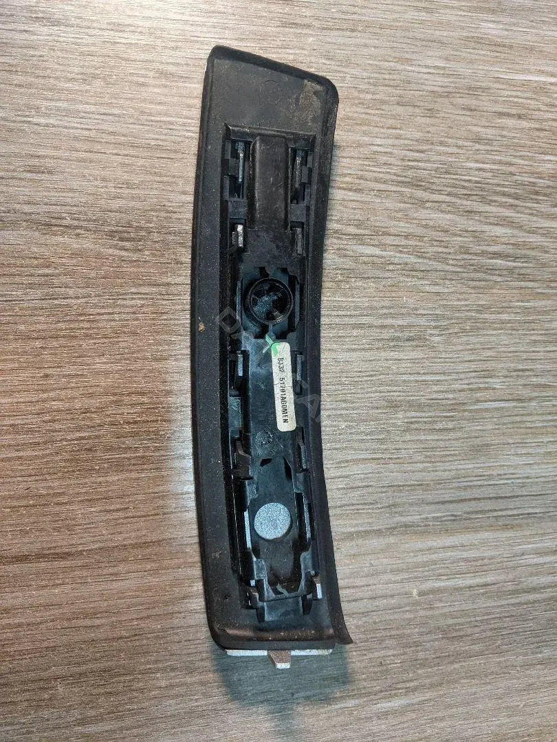 Молдинг крыла BJ3251701AGOMEN