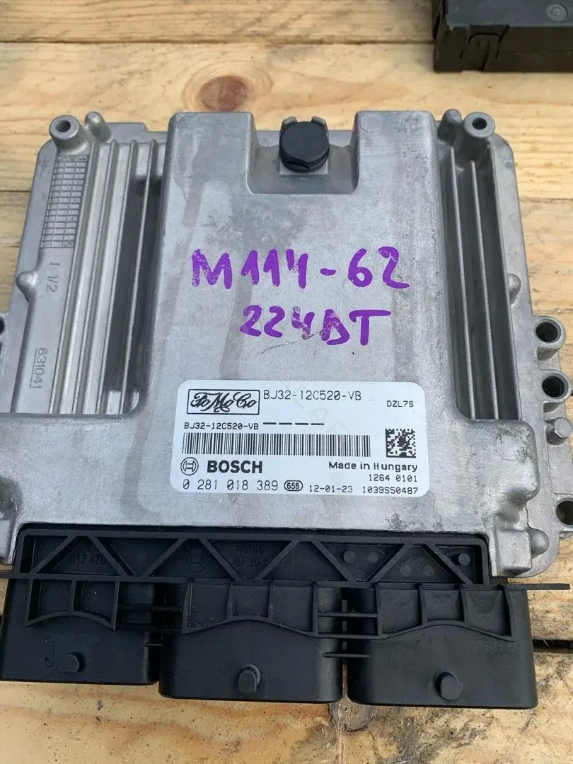 Блок управления двигателем 0281018389, BJ3212C520VB