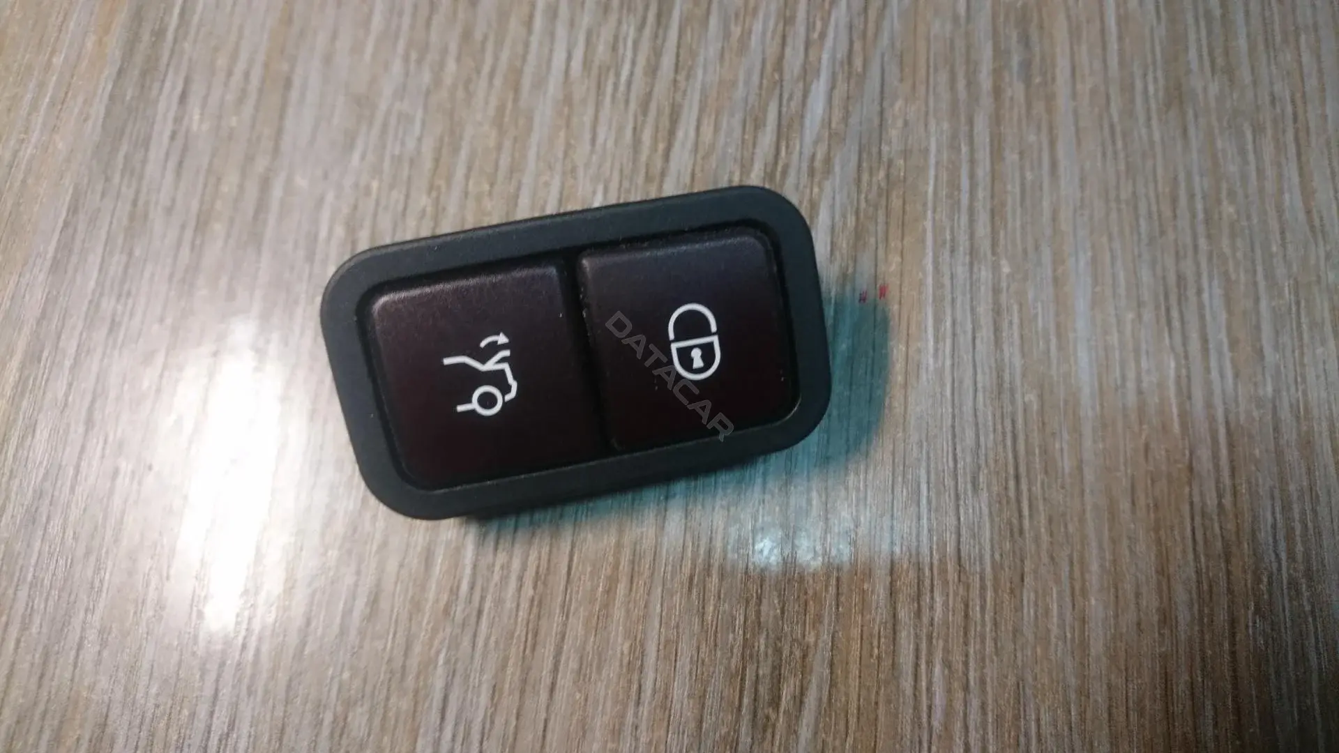 Кнопка крышки багажника 32132101, A2208211479