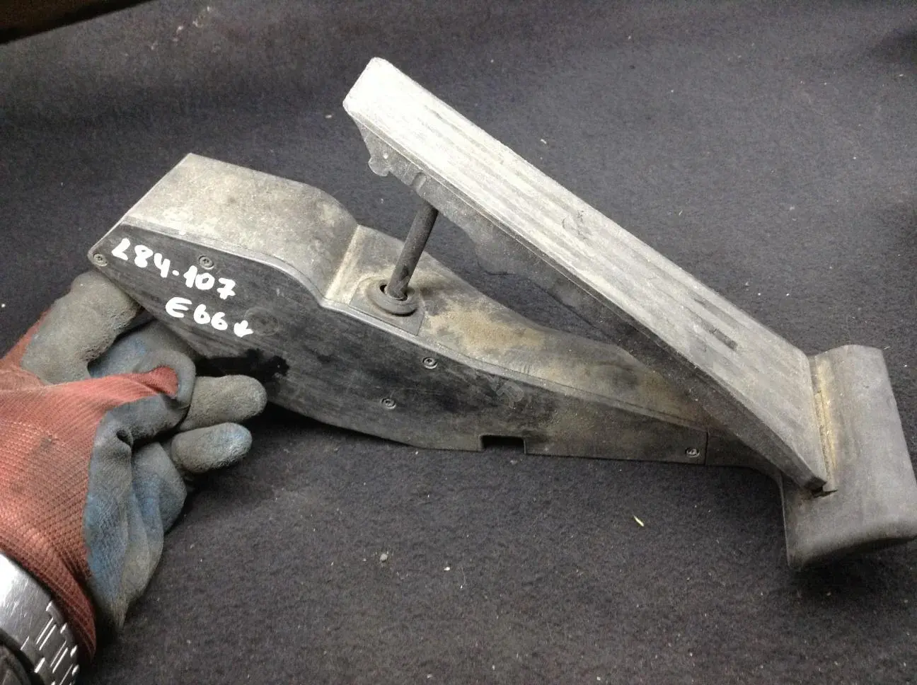 Педаль газа 6762480