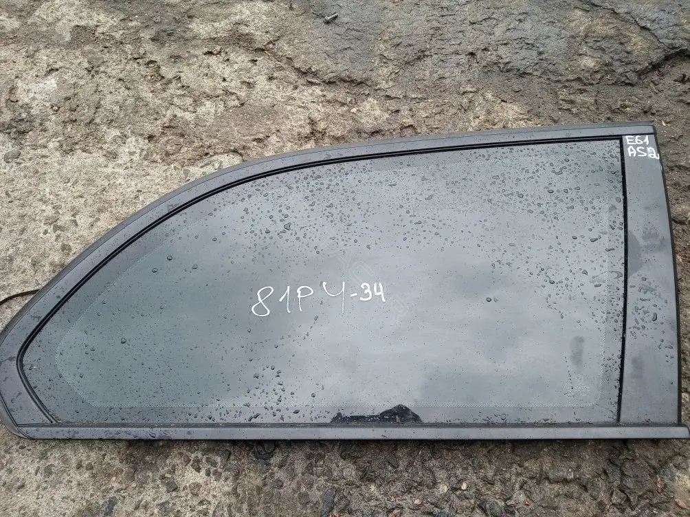 Стекло двери 51377163608