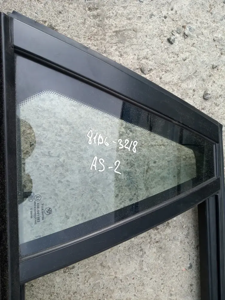 Стекло двери 51347119978