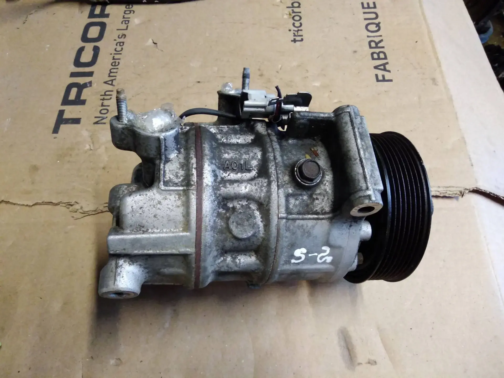 Компрессор кондиционера 92600-1CB0B