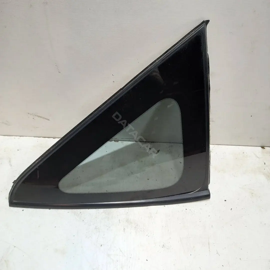 Стекло двери 833001AA0A