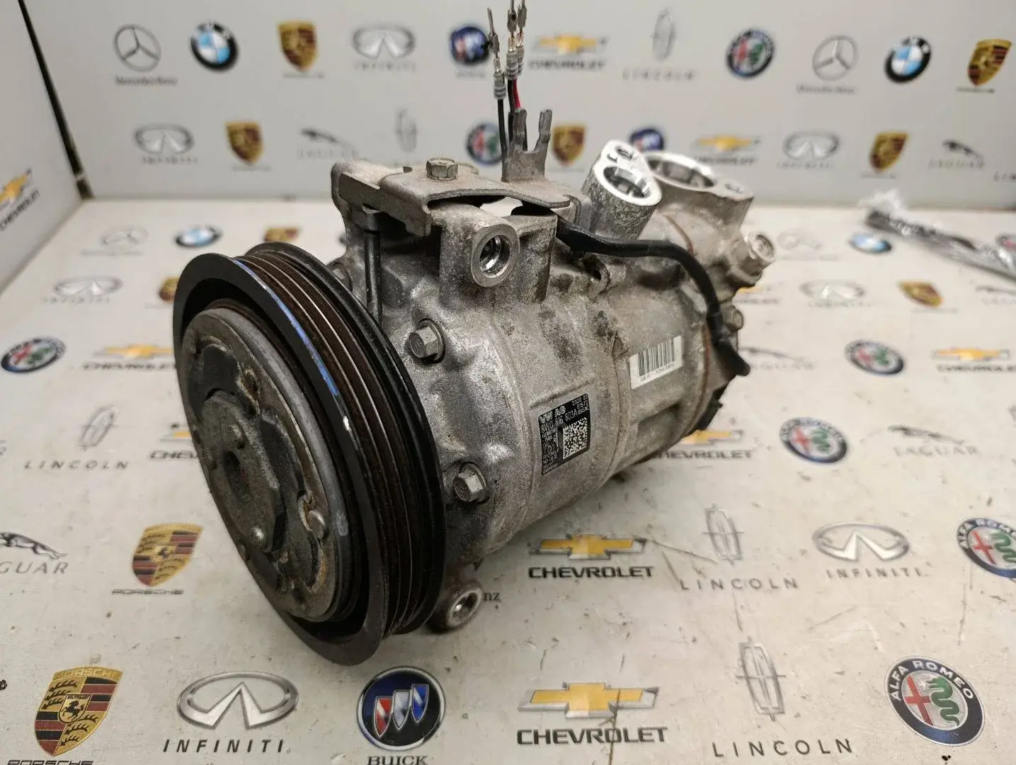 Компрессор кондиционера 8W0816803A