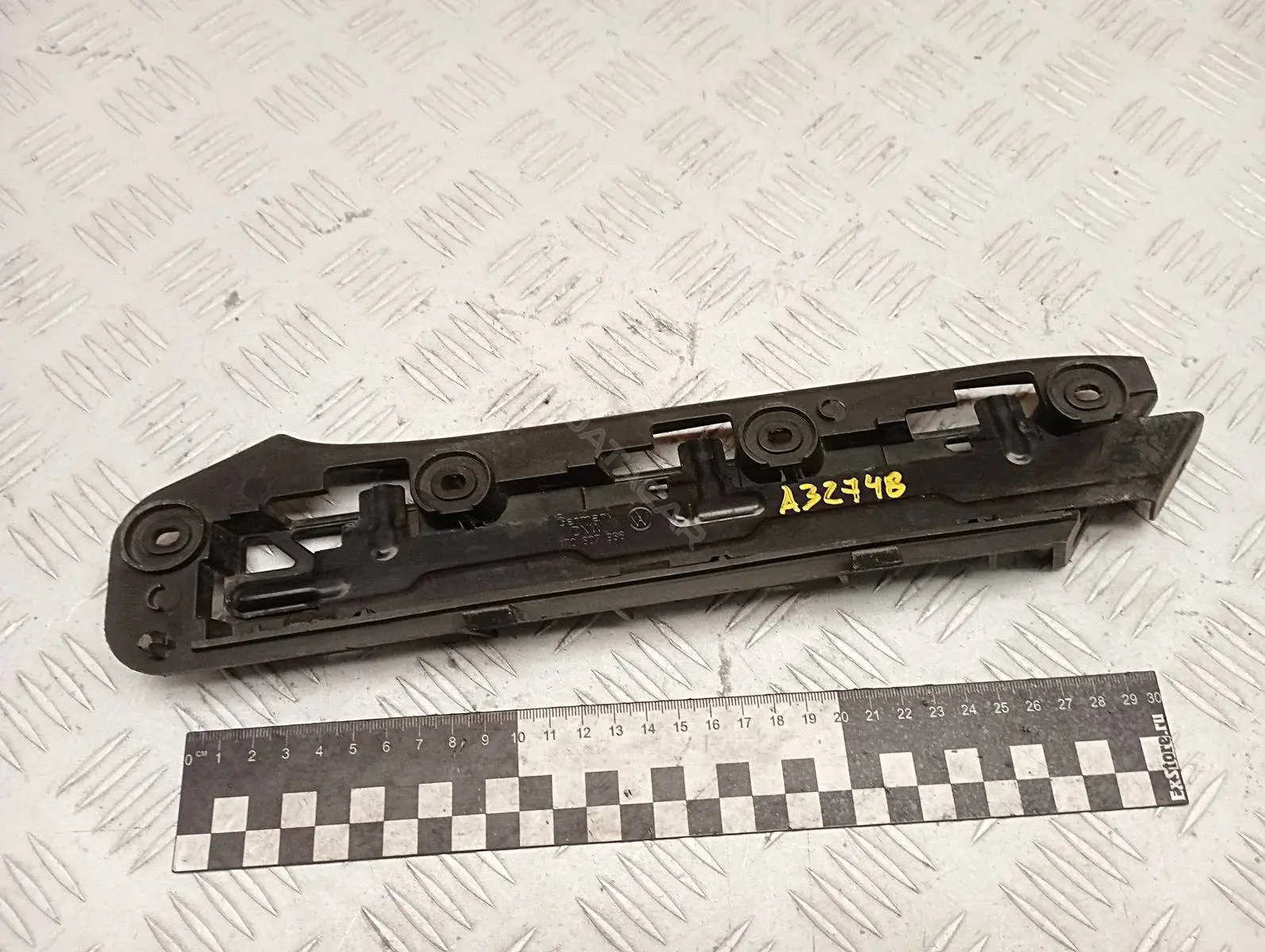 Кронштейн-направляющая бампера 00X10432, 100A10220, 141CE2603