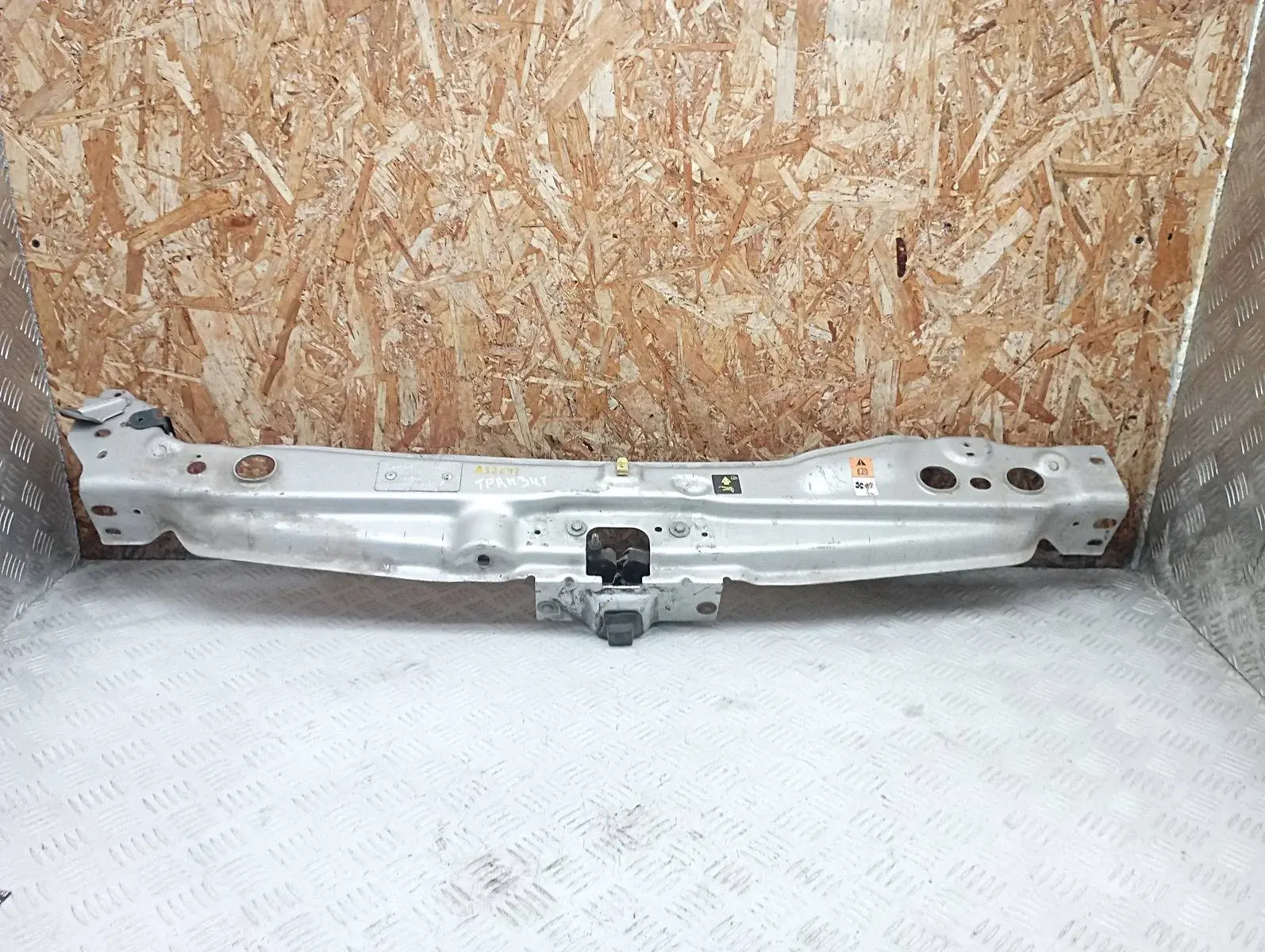 Рамка капота 6C1116774ACV24, 6C115D066AC