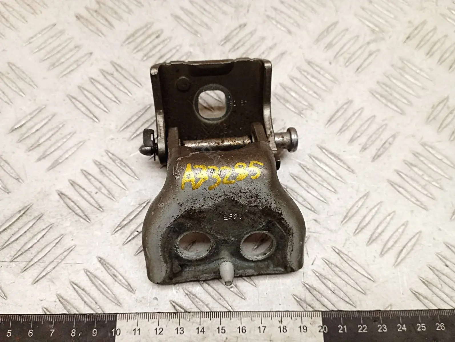 Петля двери 9035V3