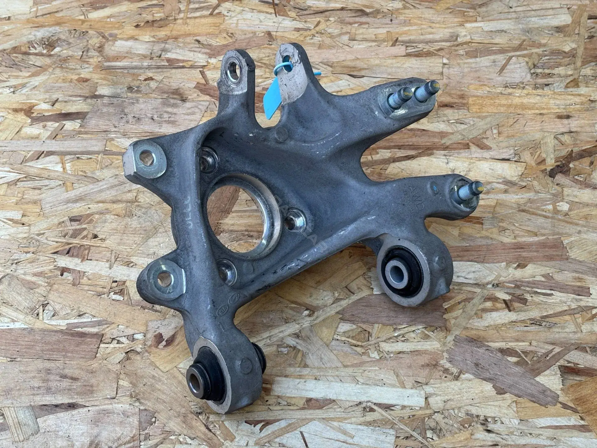 Поворотный кулак 52710L3500