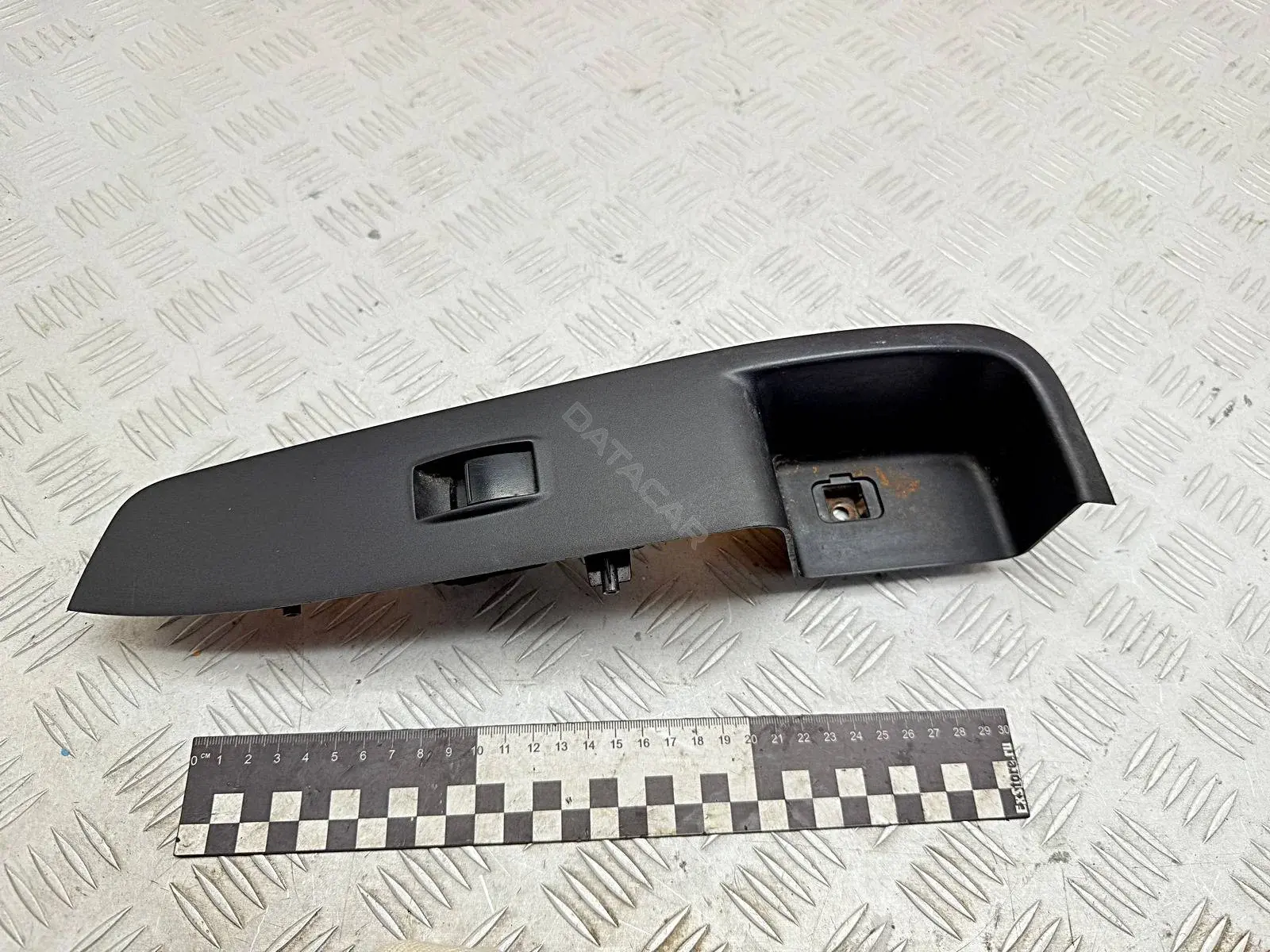 Кнопка стеклоподъемника 8608A061, 8608A182, C8DD602M