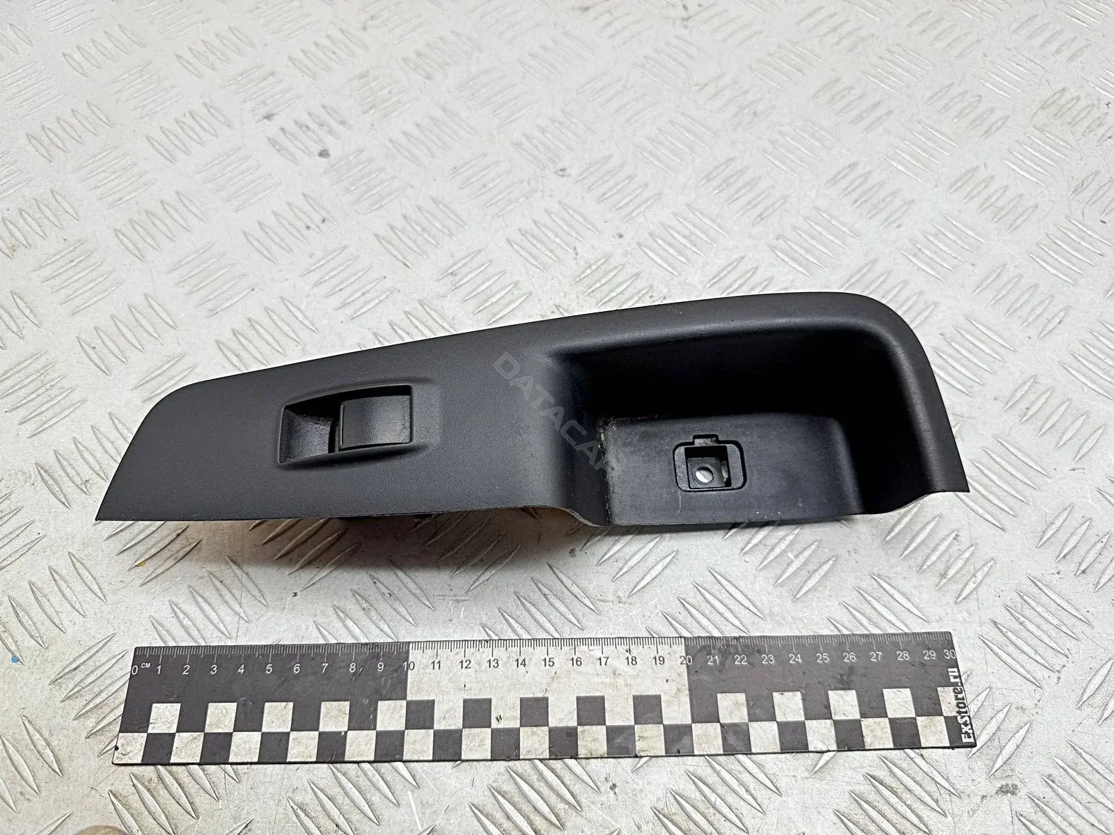 Кнопка стеклоподъемника 8608A063, C8DD604M, SPC01639
