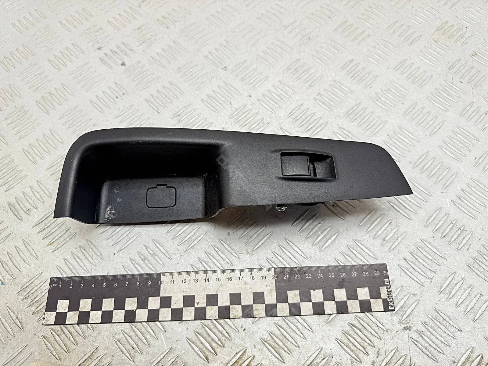 Кнопка стеклоподъемника 8608A062, C8DD603M, SPC01640