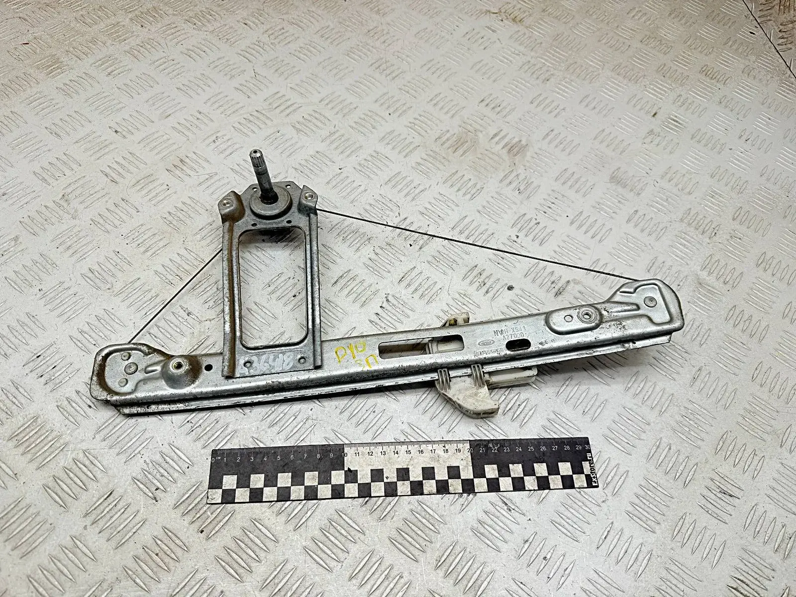 Стеклоподъемник XS41A27000