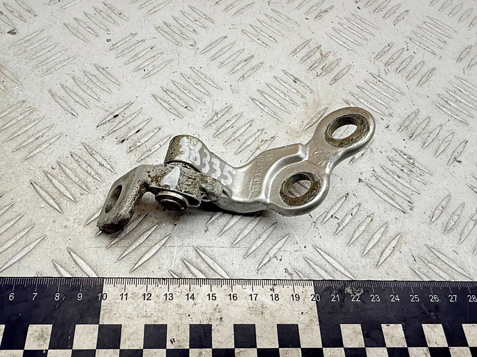 Петля двери XS4AA26801BB