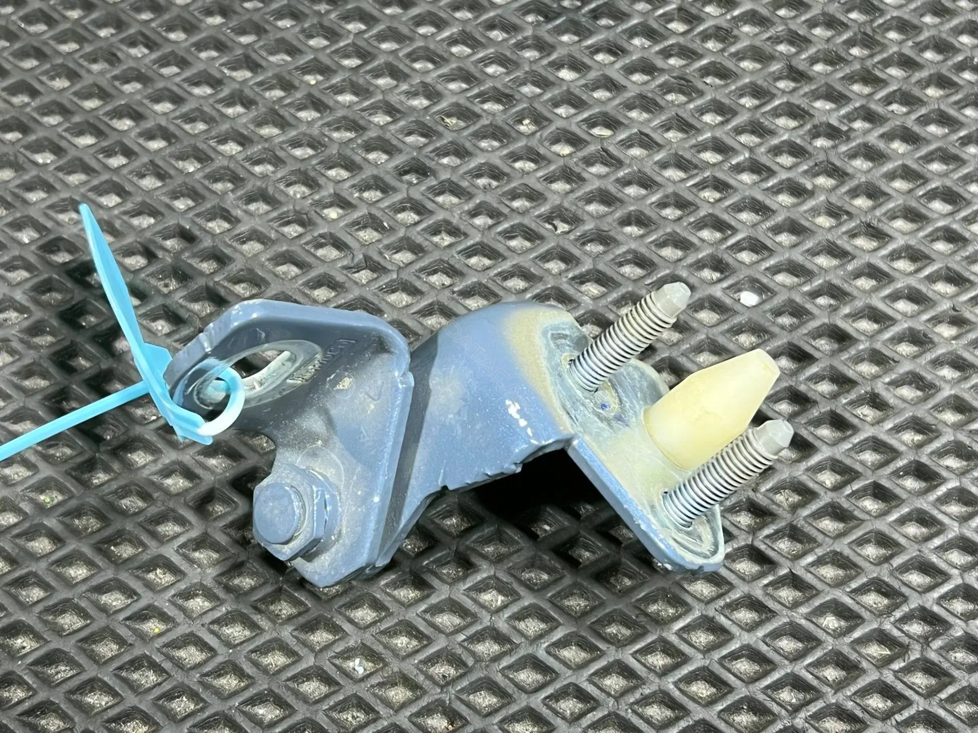 Петля двери BBA26800A, H6BZ5826800-A