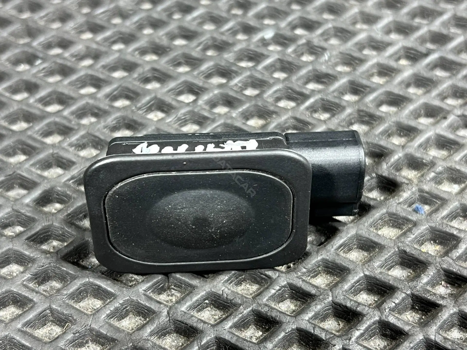 Кнопка крышки багажника GB5T-14K147-CA