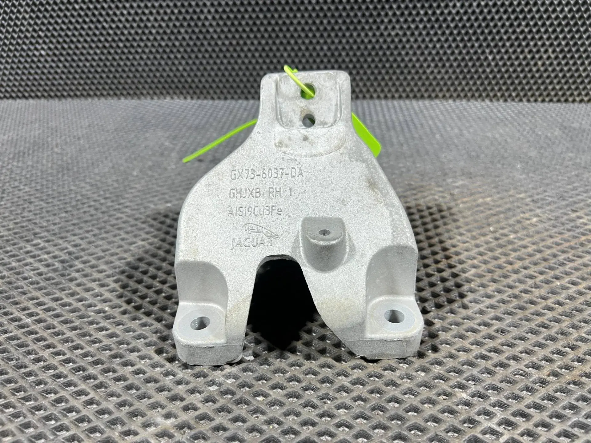 Кронштейн двигателя GX736037DA, T2H2103