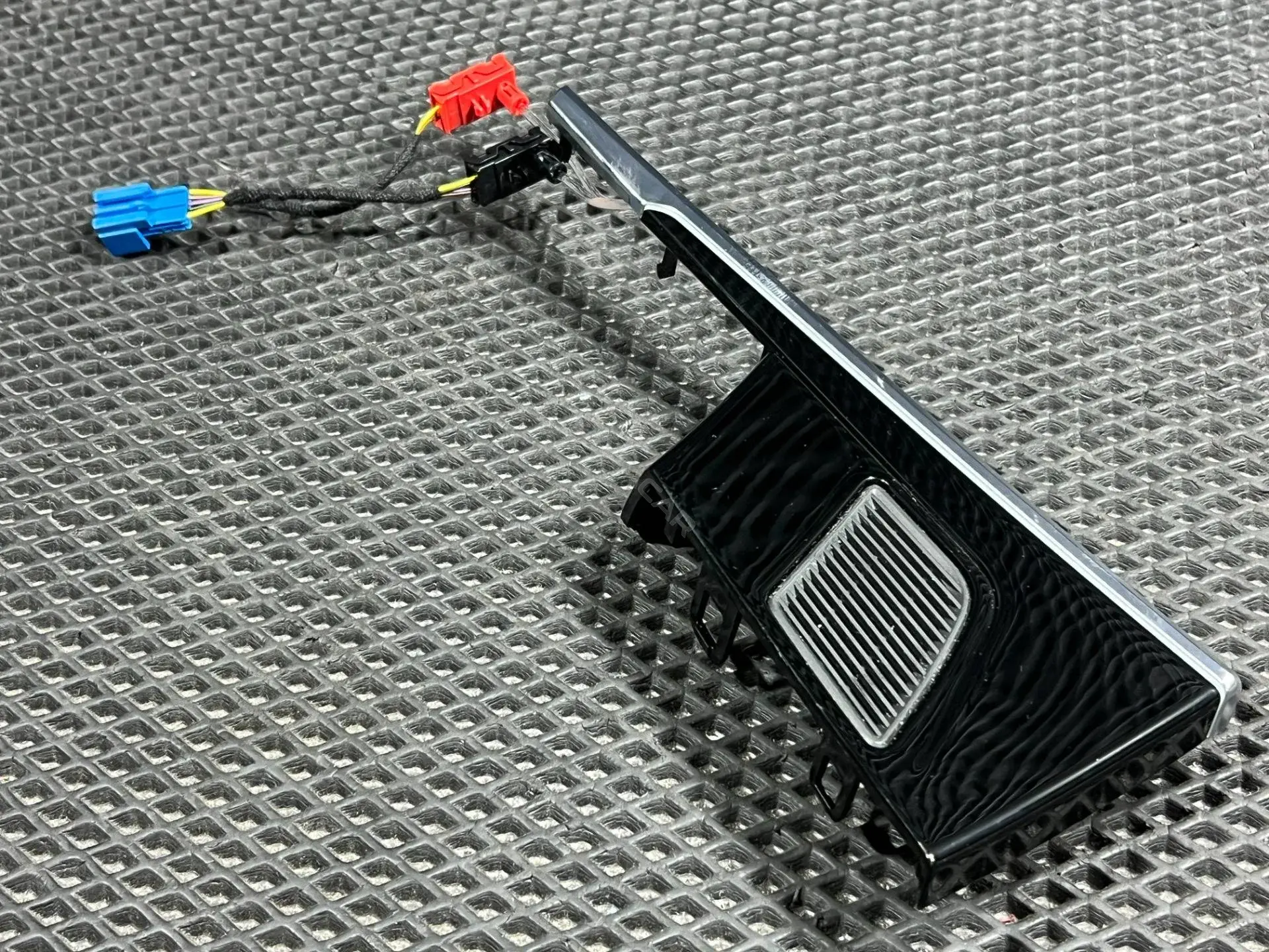 Молдинг двери 8W0959523D