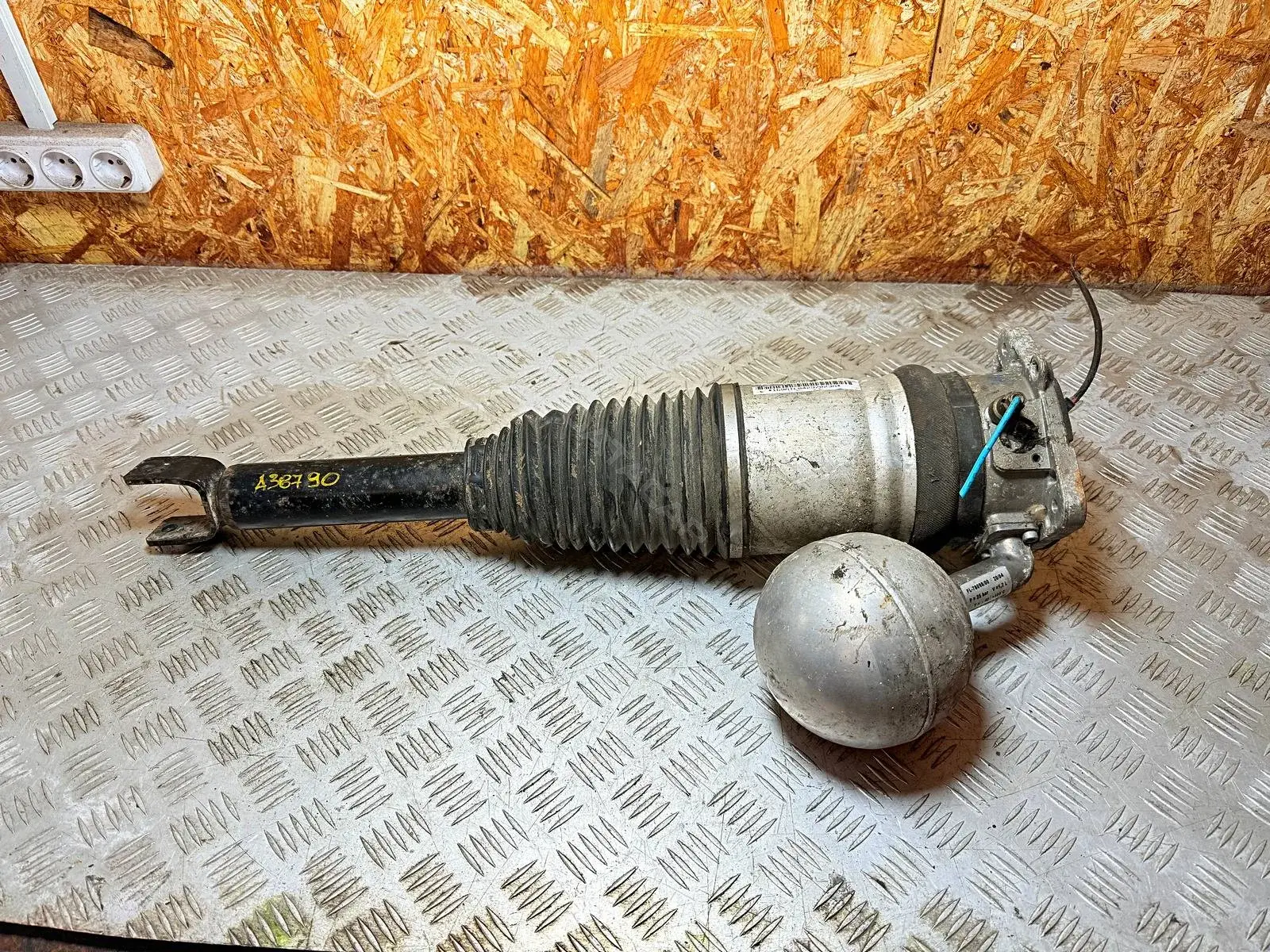 Амортизаторы 15140003084, 3D0616002J, FL78098