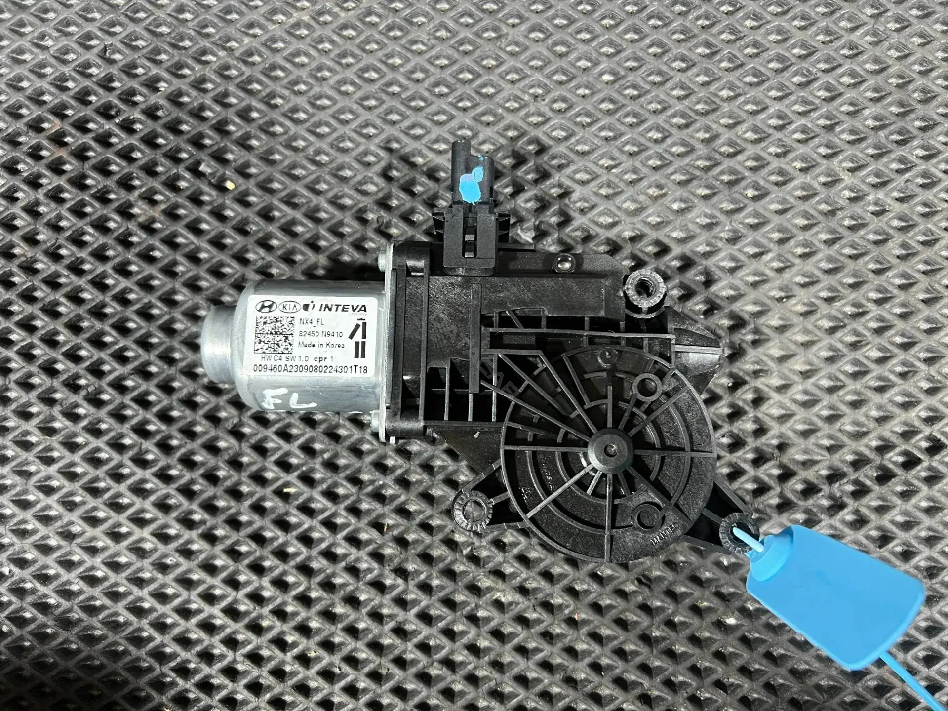 Моторчик стеклоподъемник 82450-N9410