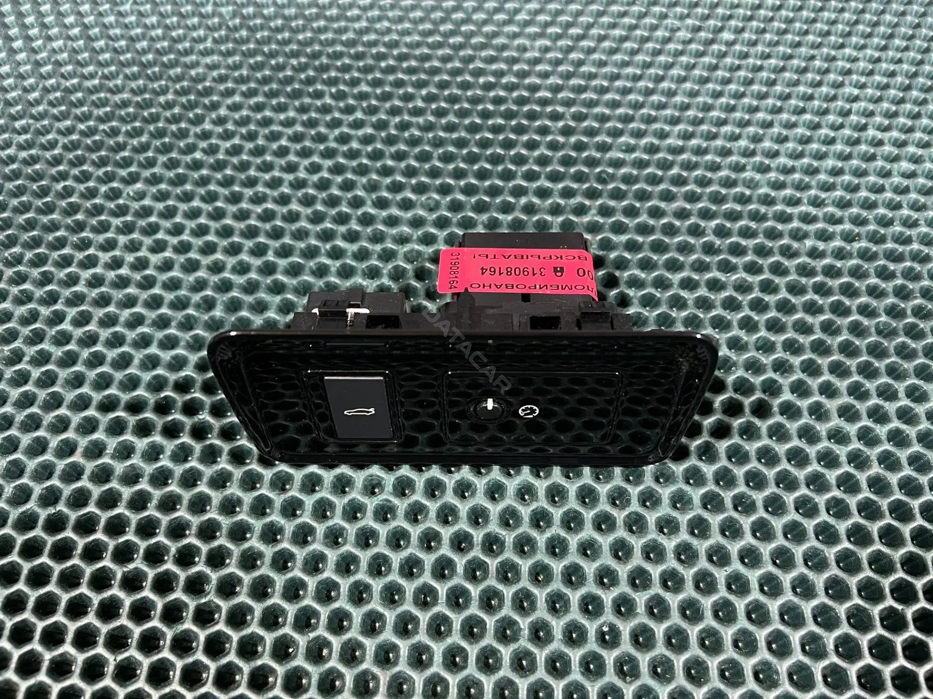 Кнопка крышки багажника GX7311654BC, T4N1014