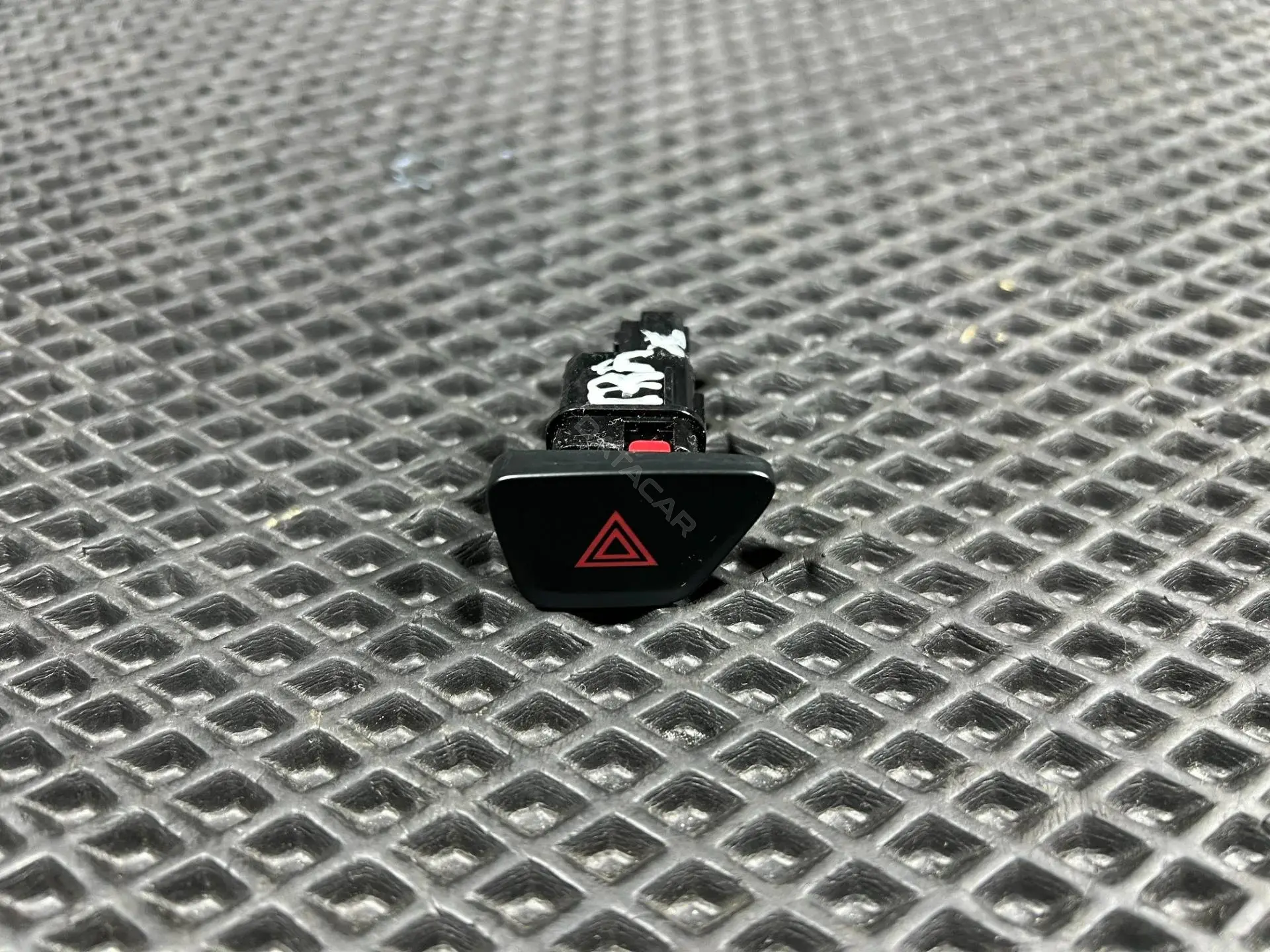 Кнопка аварийки 299202428