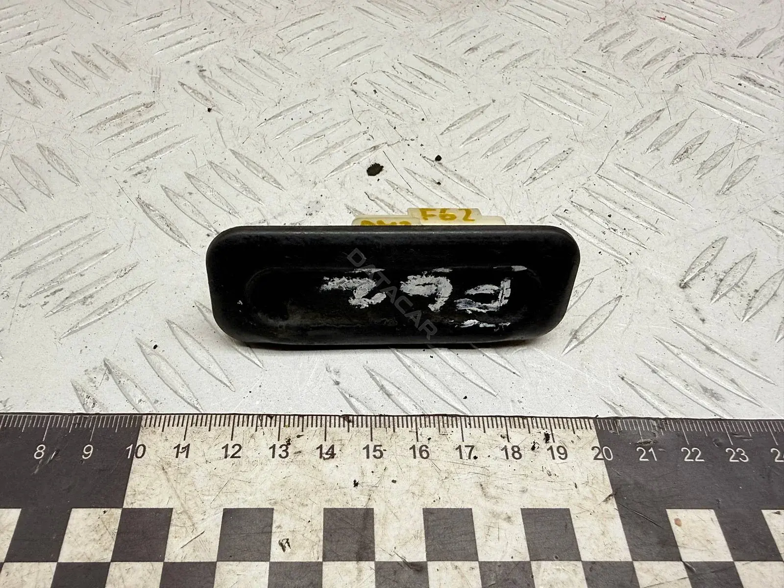 Кнопка крышки багажника 6490R3