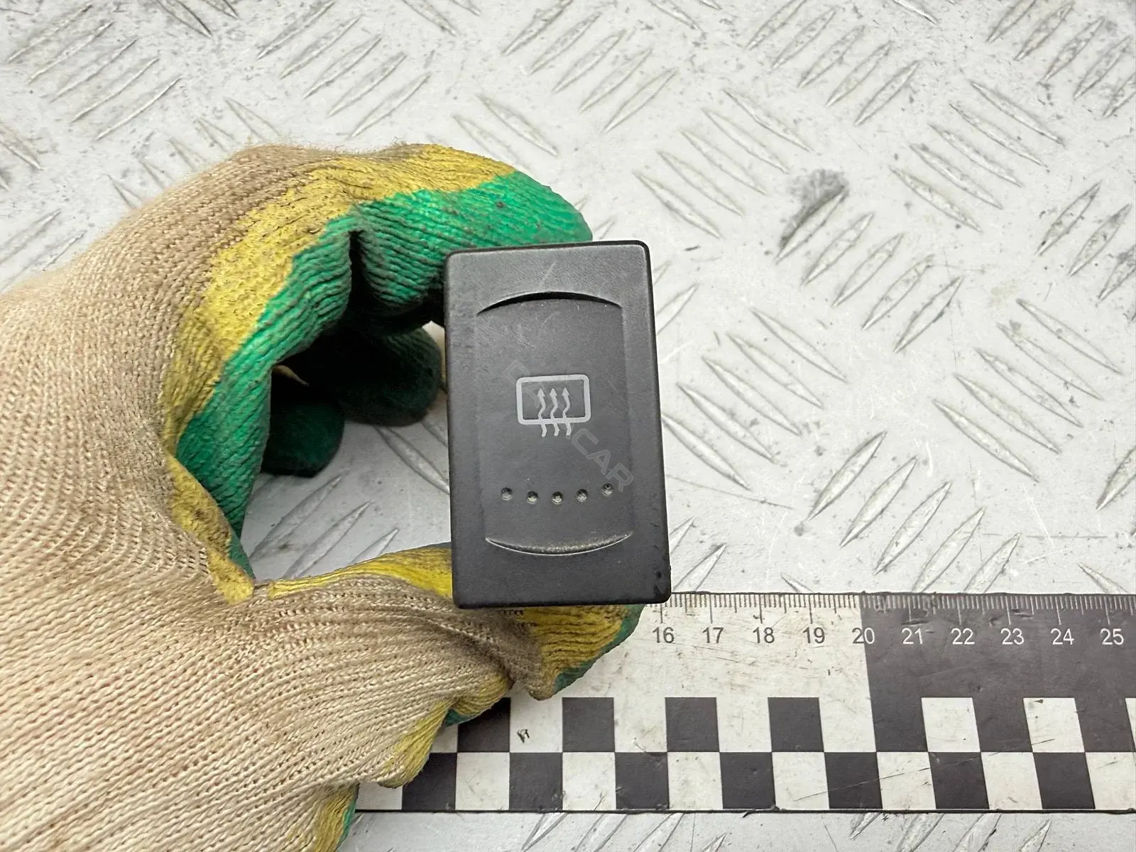 Кнопка подогрева заднего стекла 7M3959621, YM2118C621AAW