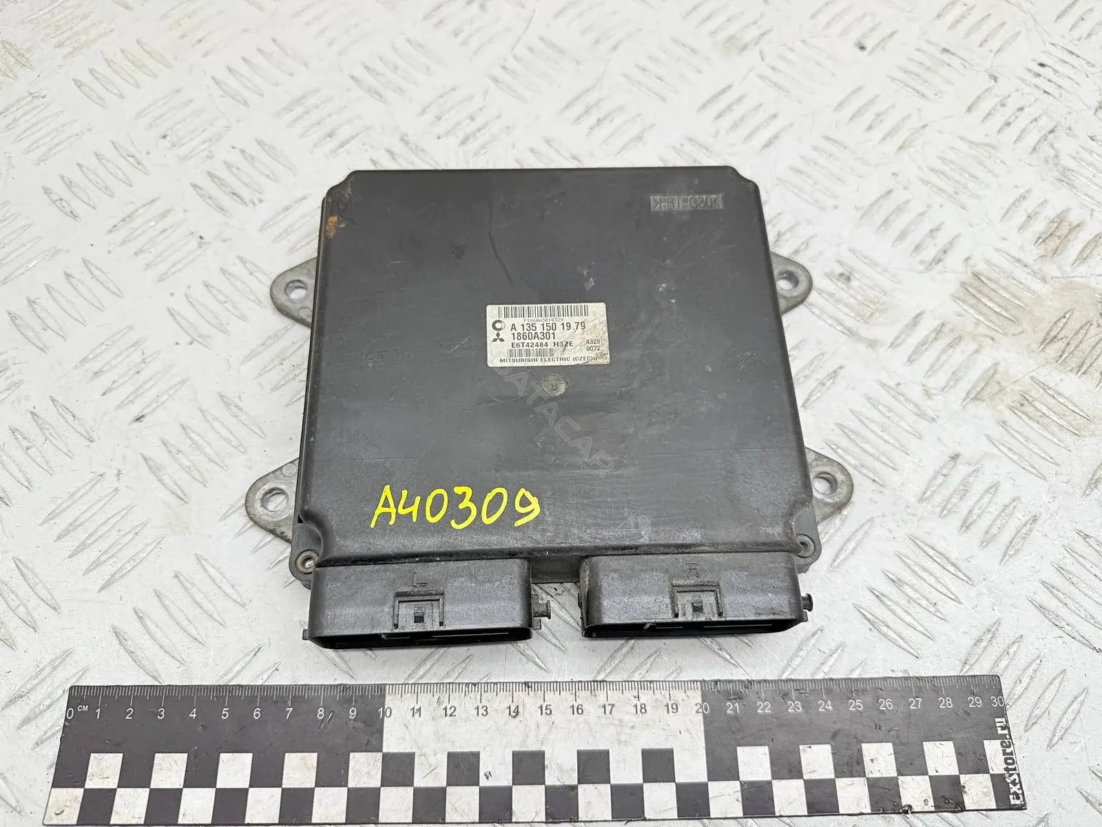 Блок управления двигателем 1860A301, A1351501979