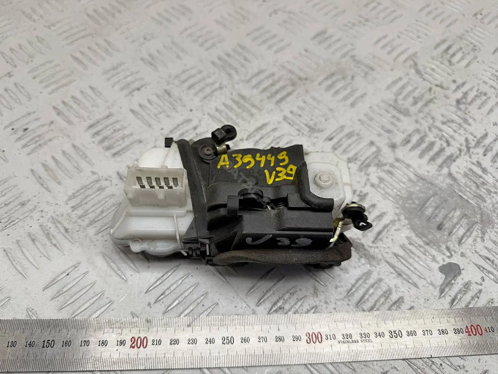 Замок двери 9135G3