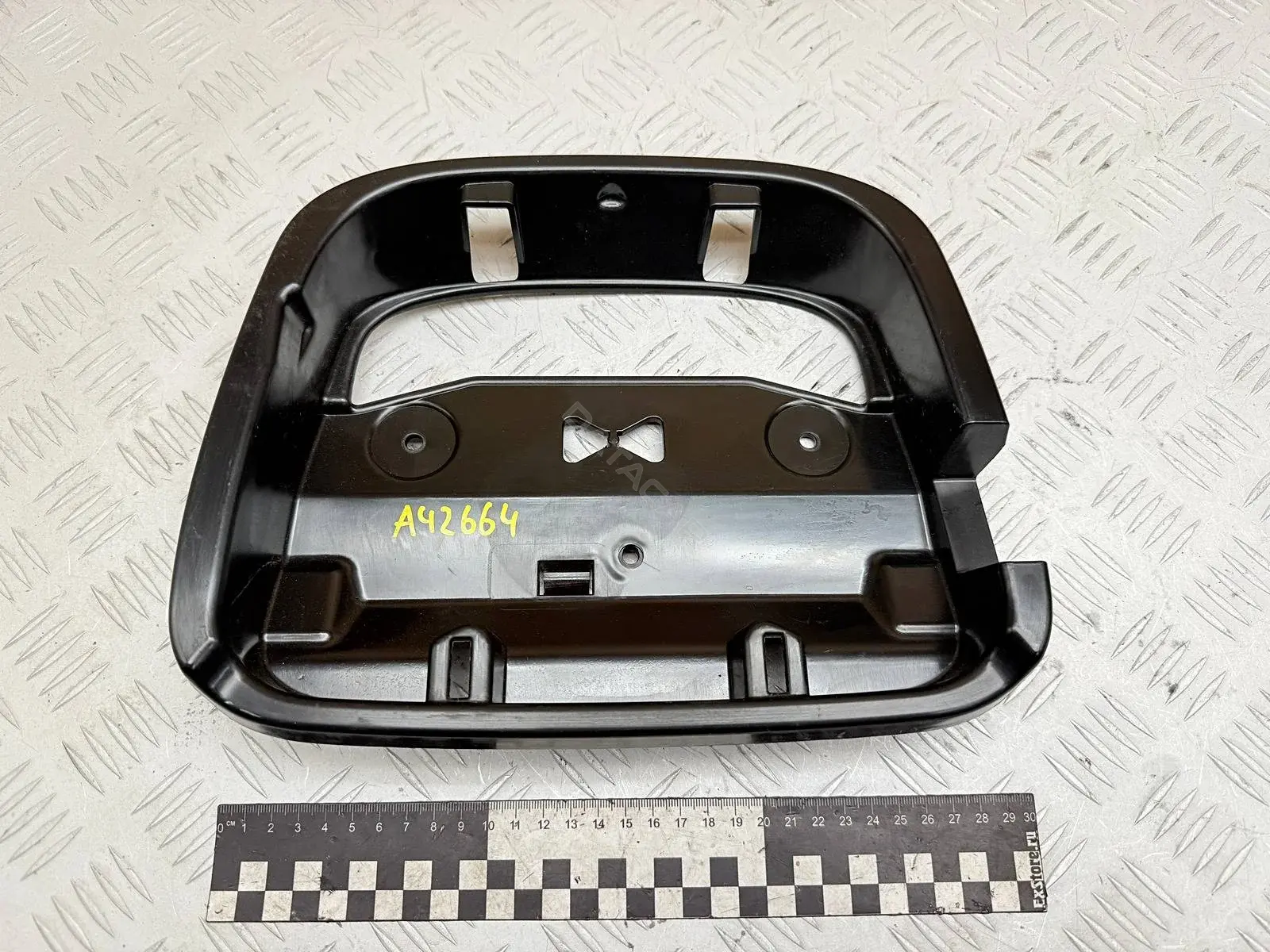 Полка аккумулятора 68141783AB