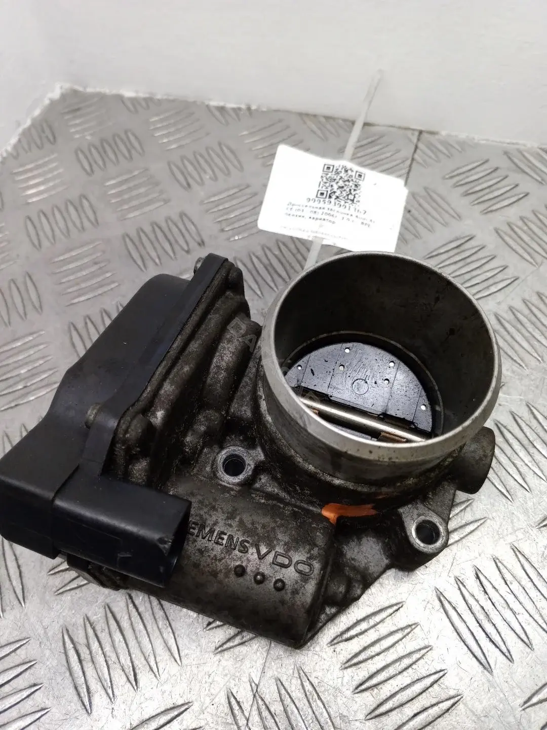 Дроссельная заслонка 02D30250, 06F133062A, 06F133062AG