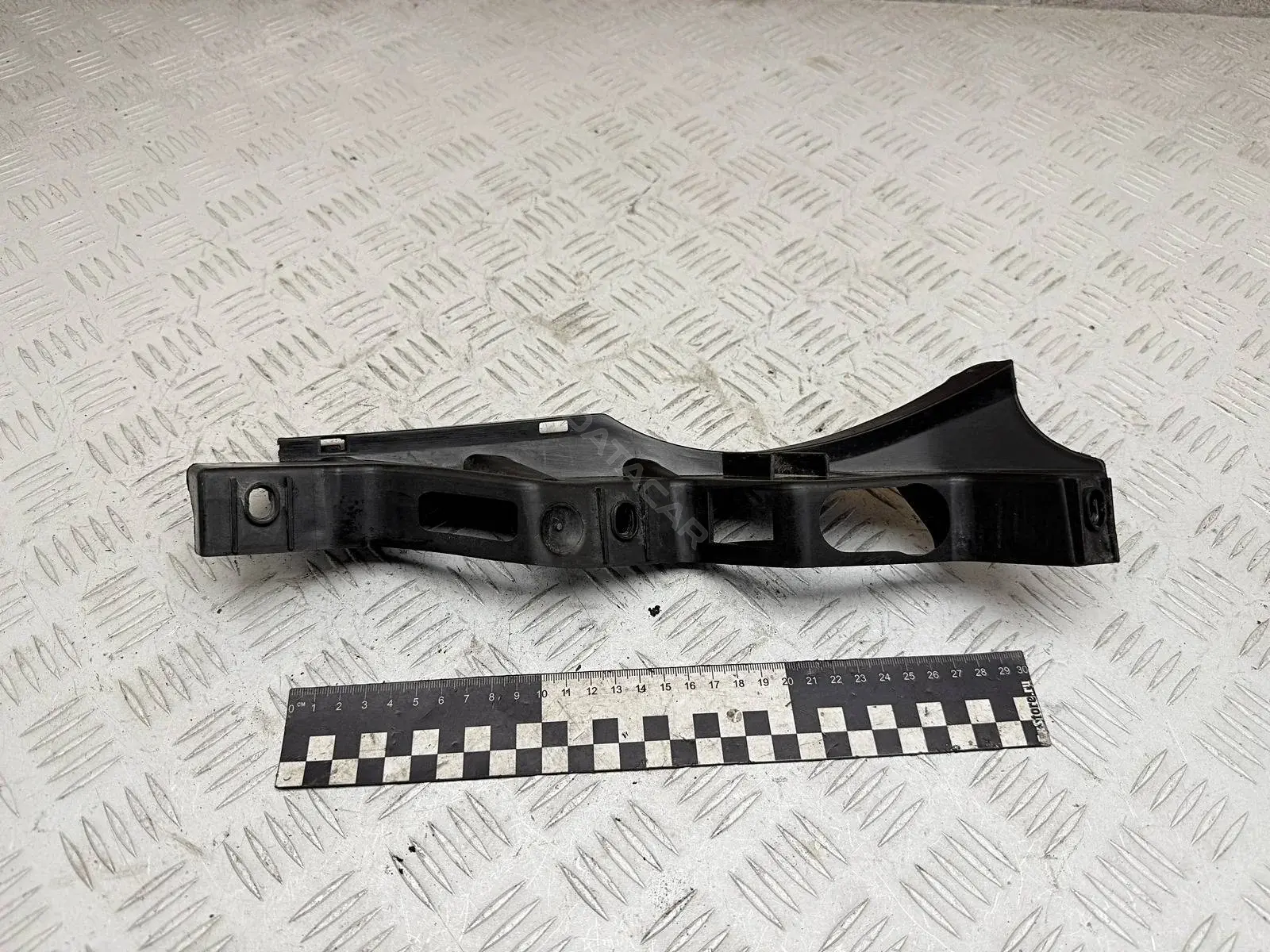 Кронштейн-направляющая бампера 05322382, 3C0807890, 3C0807890A
