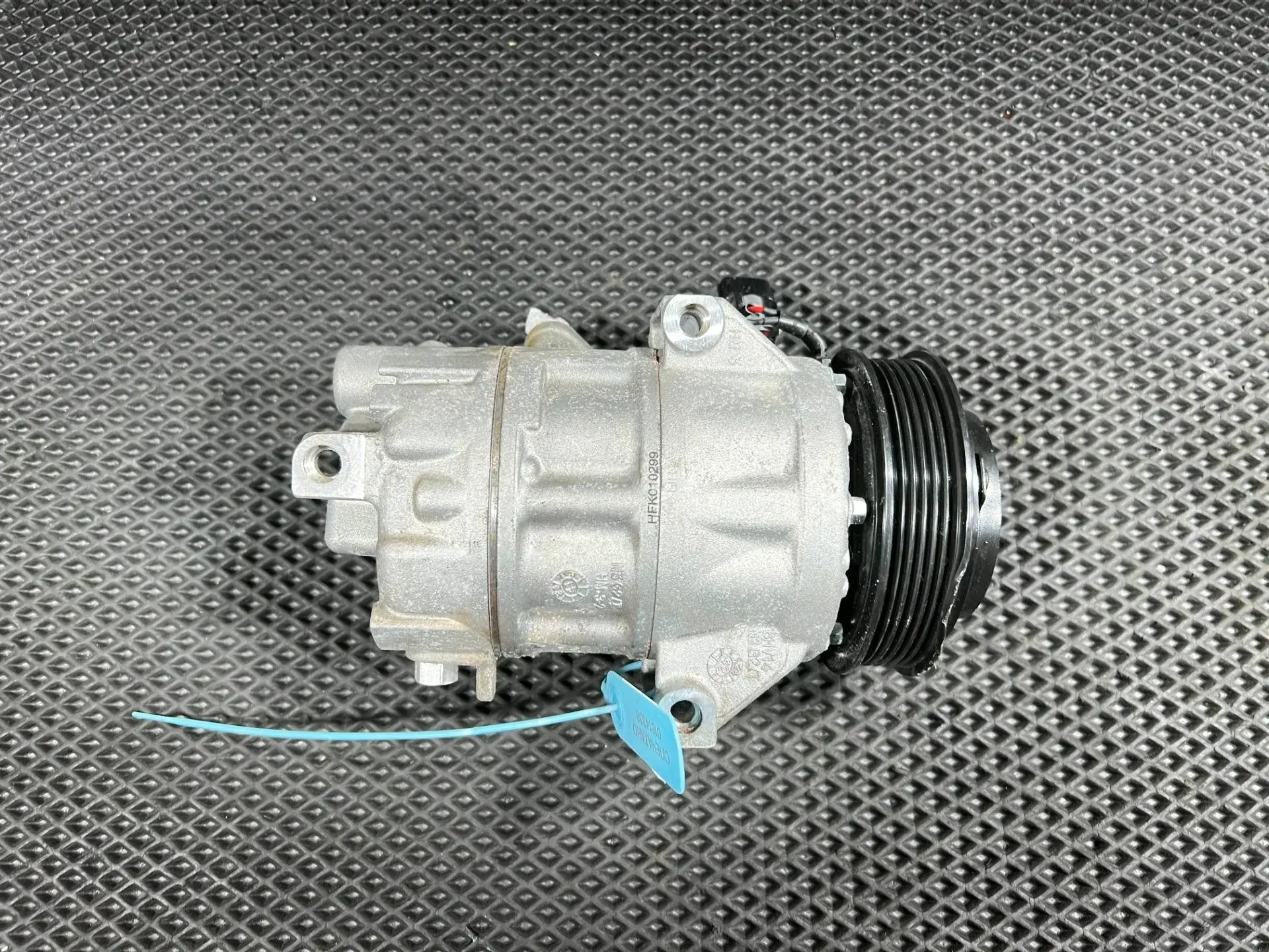 Компрессор кондиционера 97701L1700