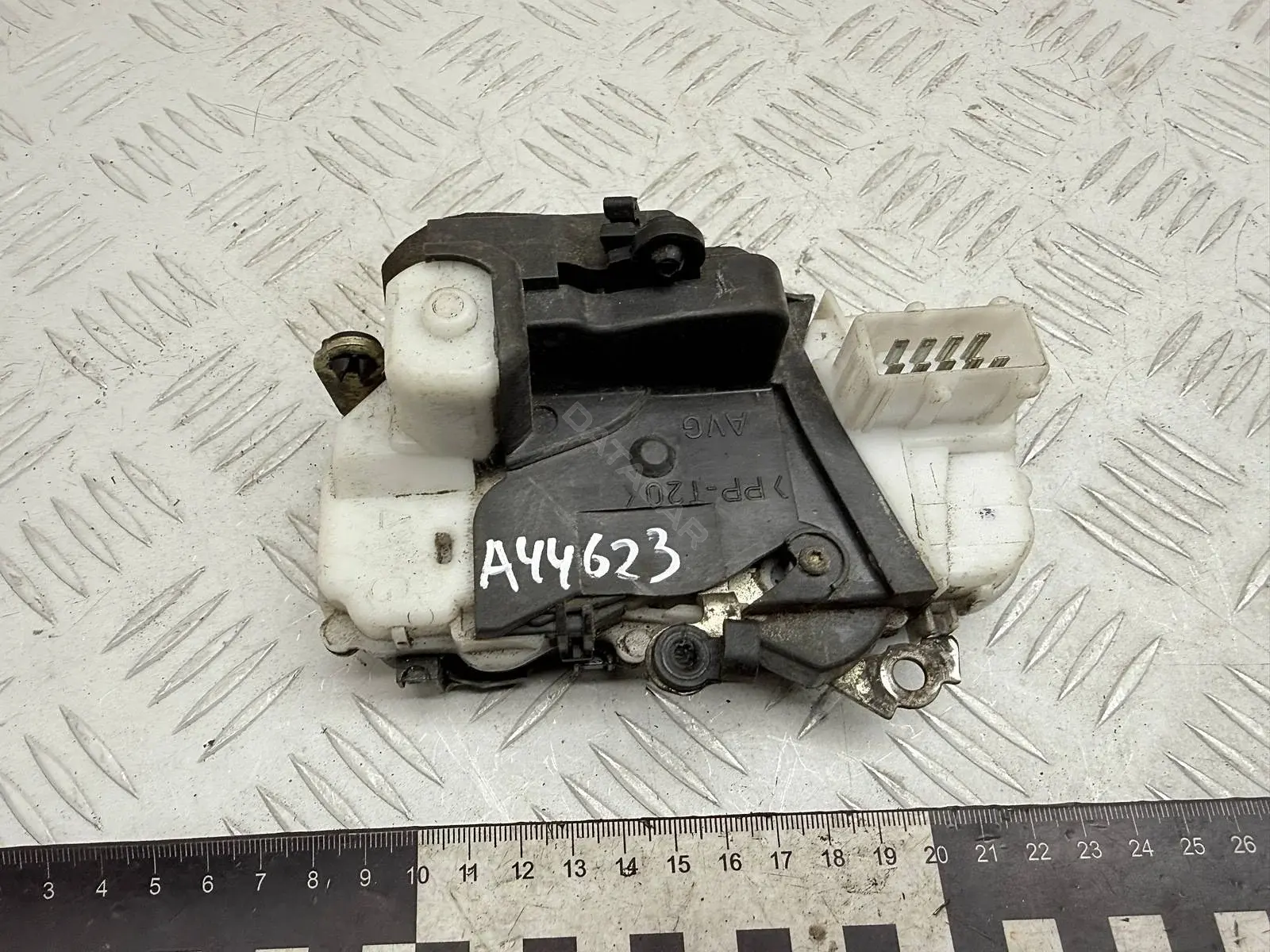 Замок двери 9135G3