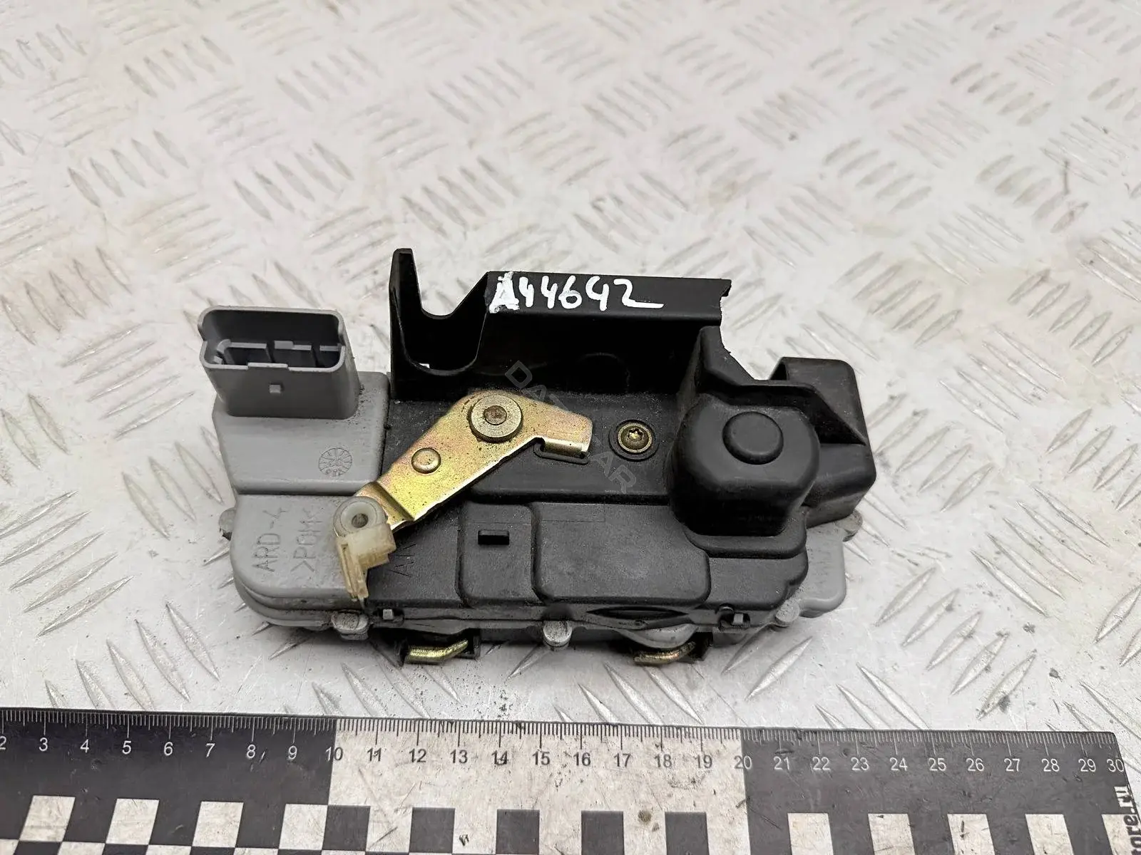 Замок двери 9138A2