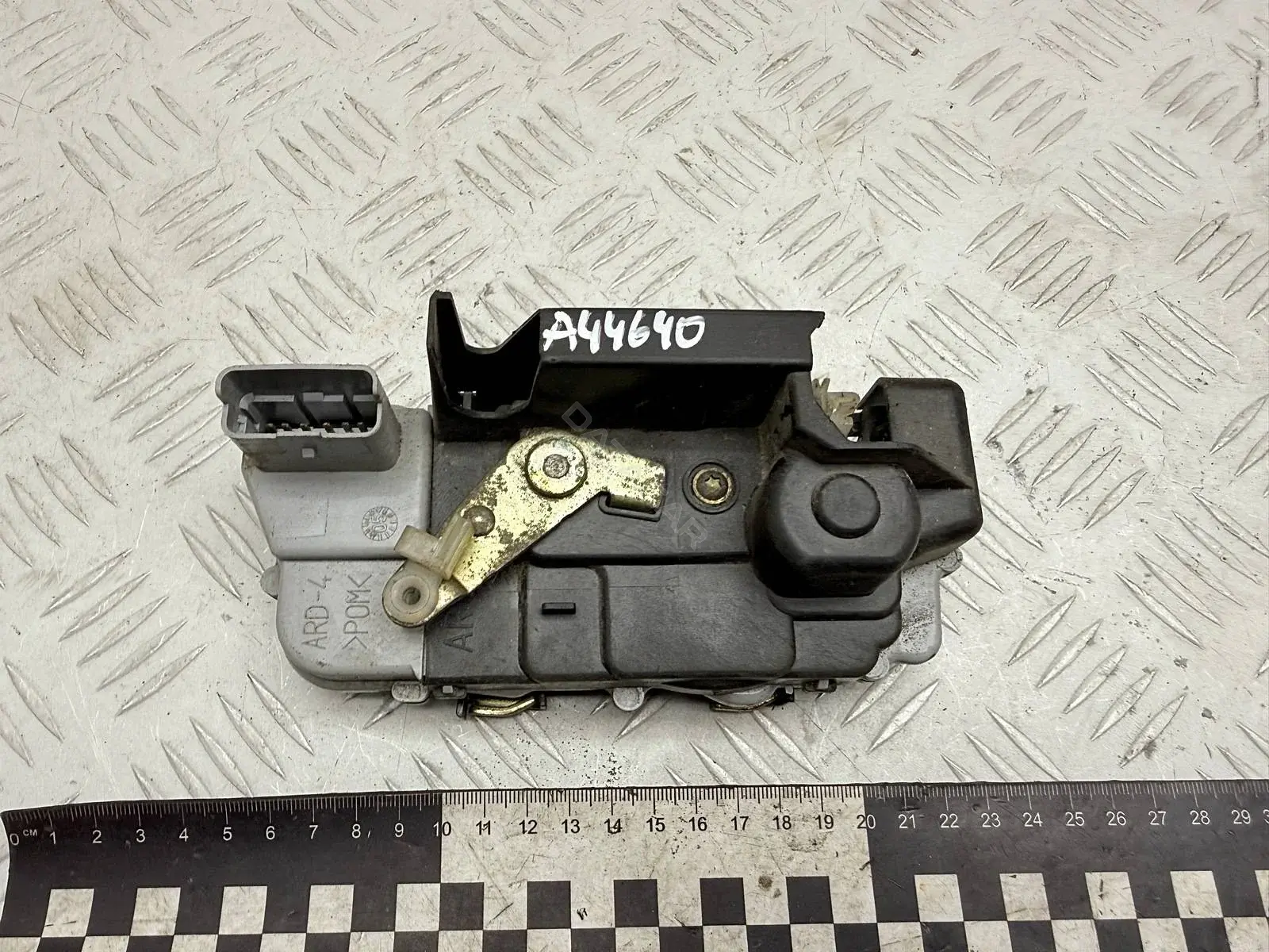 Замок двери 9138A2