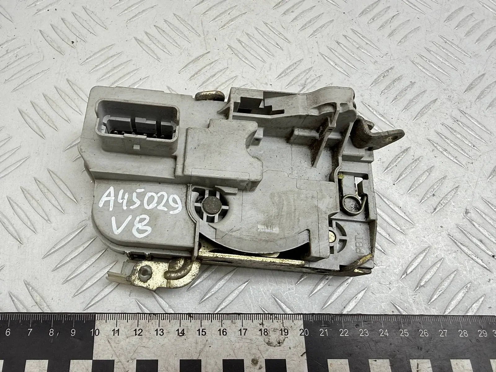 Замок двери 9136J9