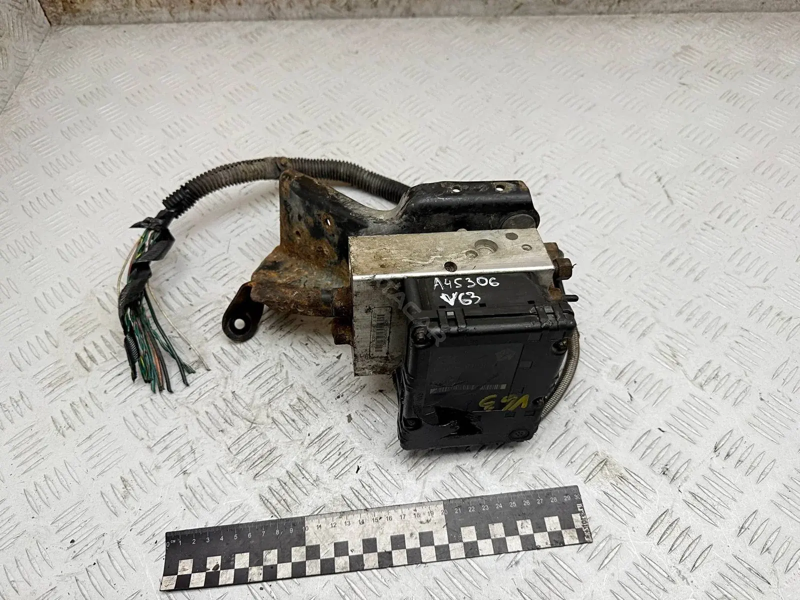 Блок управления АБС 04686704AD, 25020409573, 25020905422