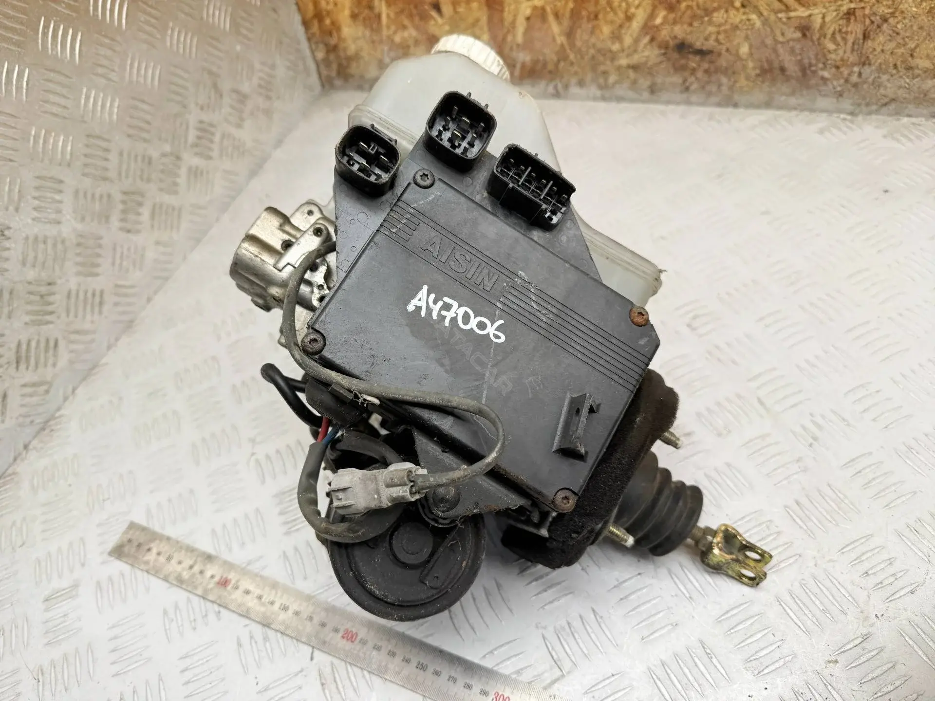 Блок управления АБС MR977461