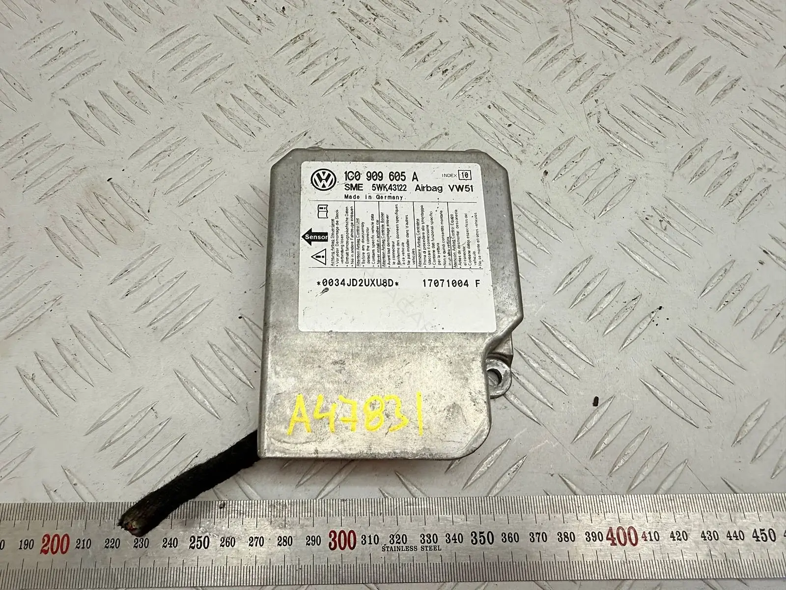 Блок управления подушками безопасности 1C0909605A