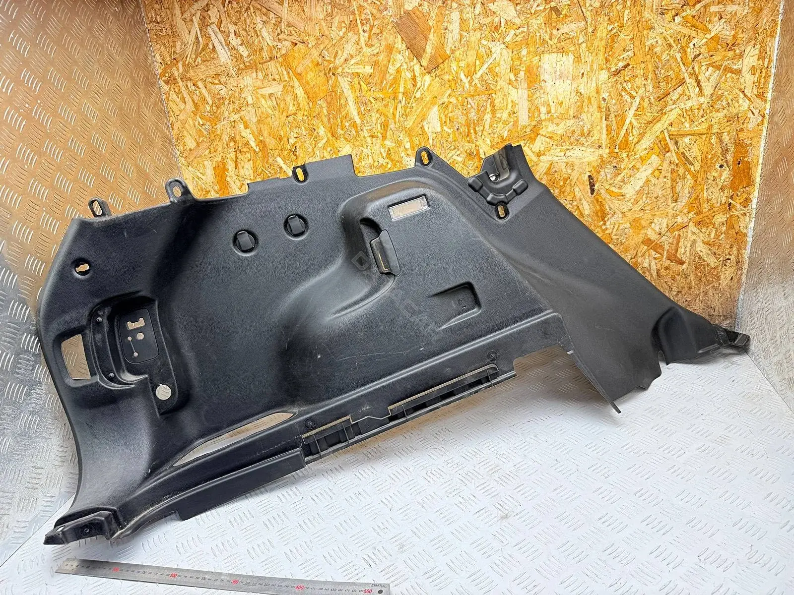Обшивка багажника 1WN57TRMAB, P1UD09DX9AE
